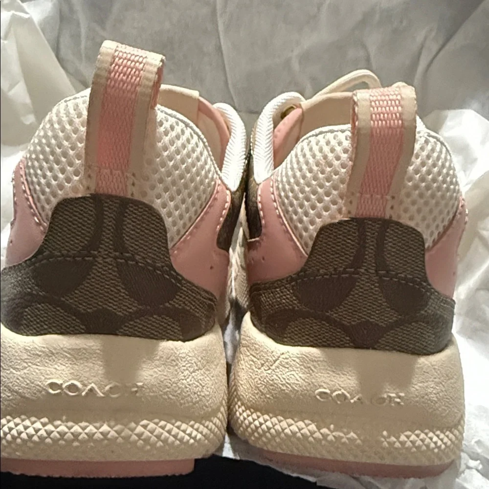 Coach sneakers pink and cream color with classic coach symbol in good condition - Picture 4 of 5